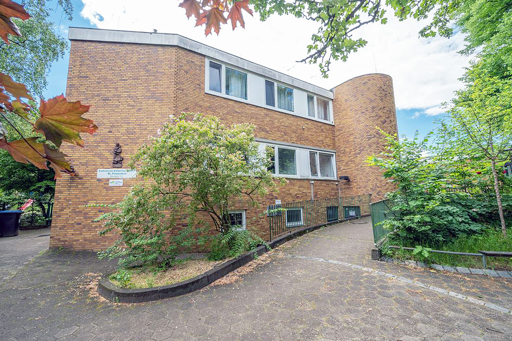 Außenansicht Kita St. Franziskus in Hamburg Harburg
